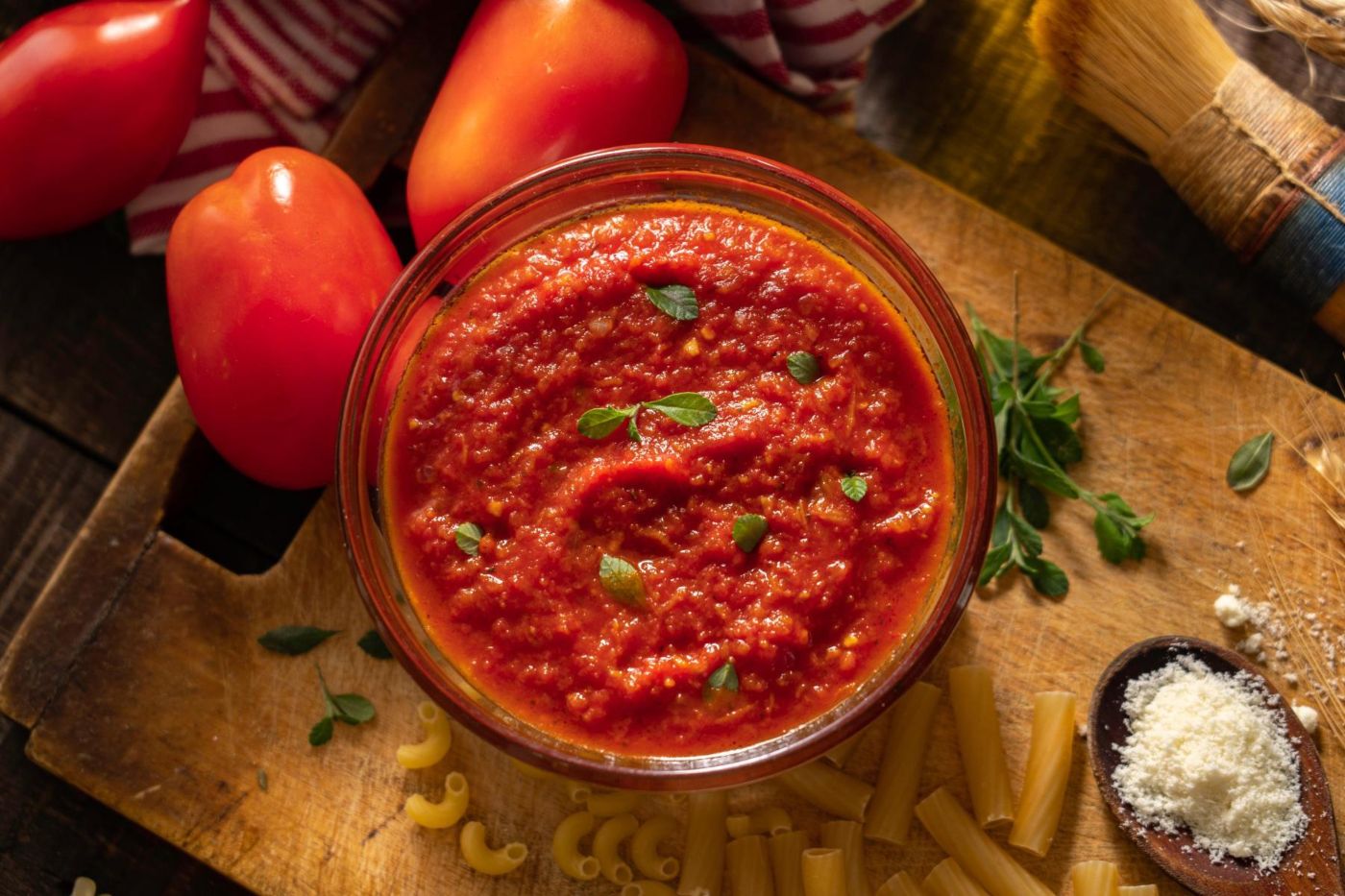 Cómo preparar machacado de tomates y orégano